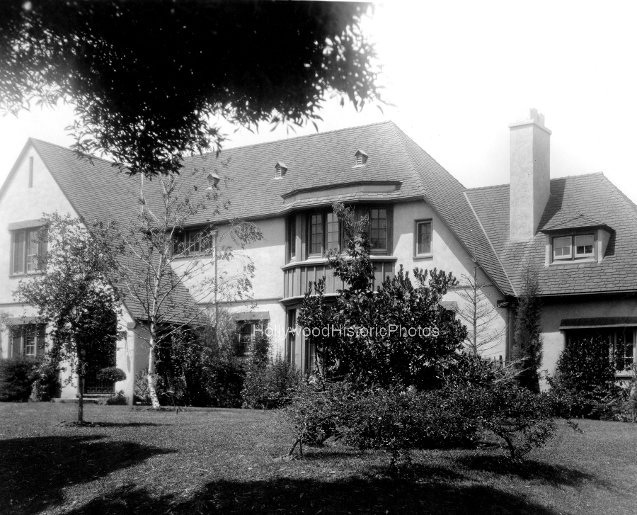 Jean Hersholt Estate 1932 Located at 602 No. Rodeo Drive wm.jpg
